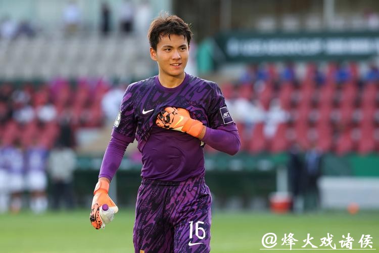 被队友抛起的瞬间,我曾梦到过——专访U23国足门将李昊 被队友抛起的瞬间,我曾梦到过——专访U23国足门将李昊